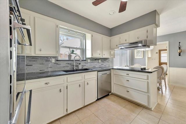 16407 Clearcrest Drive, Houston, TX 77059