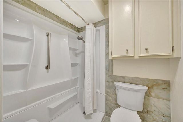 16407 Clearcrest Drive, Houston, TX 77059