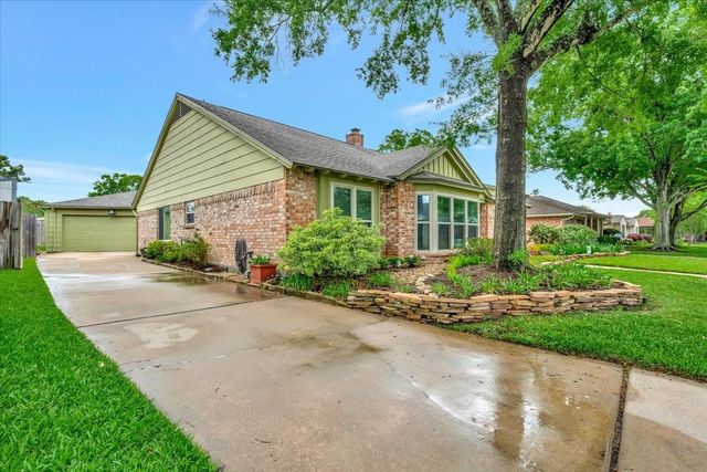 16407 Clearcrest Drive, Houston, TX 77059