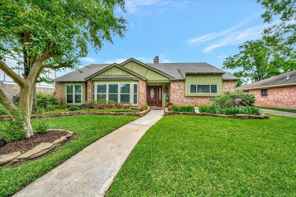 16407 Clearcrest Drive, Houston, TX 77059