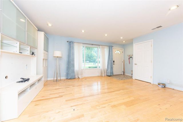 35249 Gary Street, Farmington Hills, MI 48331