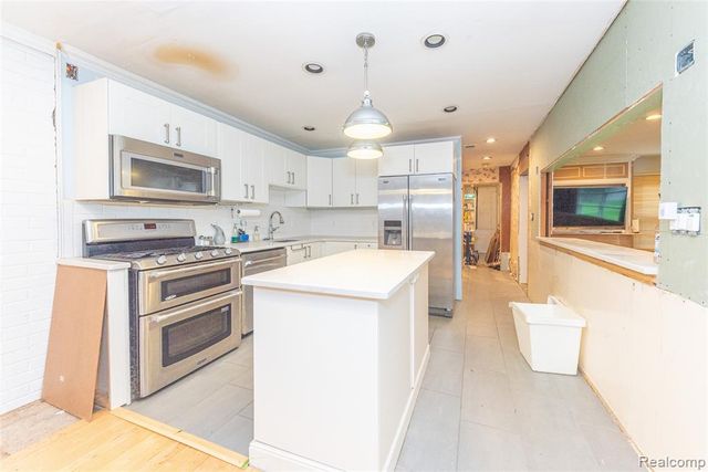 35249 Gary Street, Farmington Hills, MI 48331