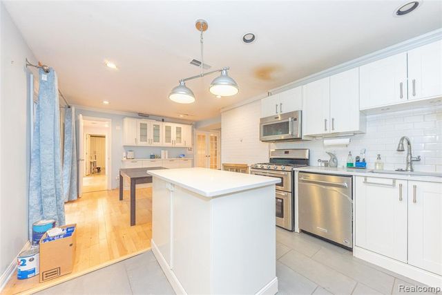 35249 Gary Street, Farmington Hills, MI 48331