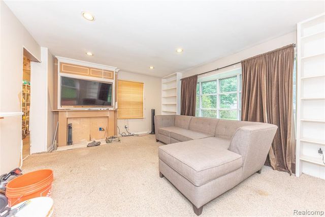35249 Gary Street, Farmington Hills, MI 48331