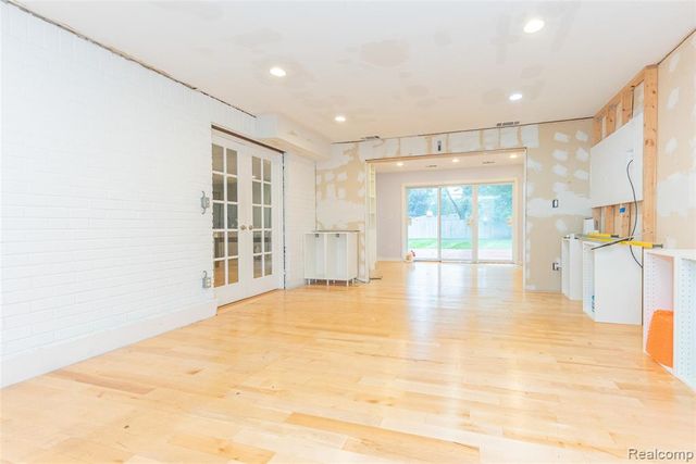 35249 Gary Street, Farmington Hills, MI 48331