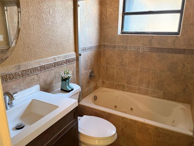 1441 NE 11th St, Homestead, FL 33033