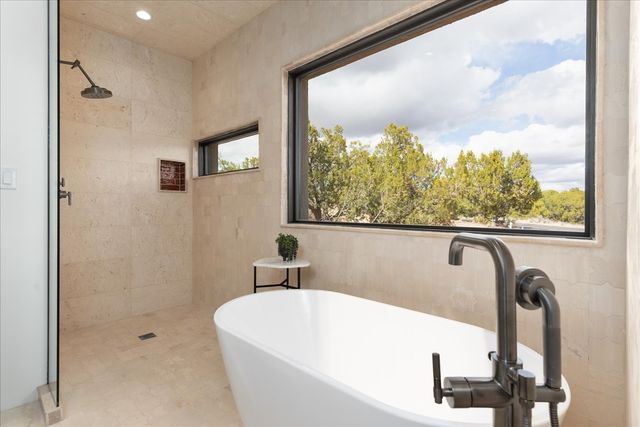 23 Windridge Circle, Santa Fe, NM 87506