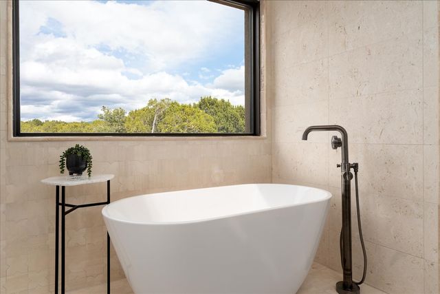 23 Windridge Circle, Santa Fe, NM 87506