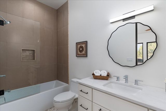 23 Windridge Circle, Santa Fe, NM 87506