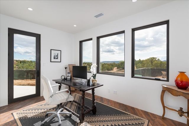 23 Windridge Circle, Santa Fe, NM 87506