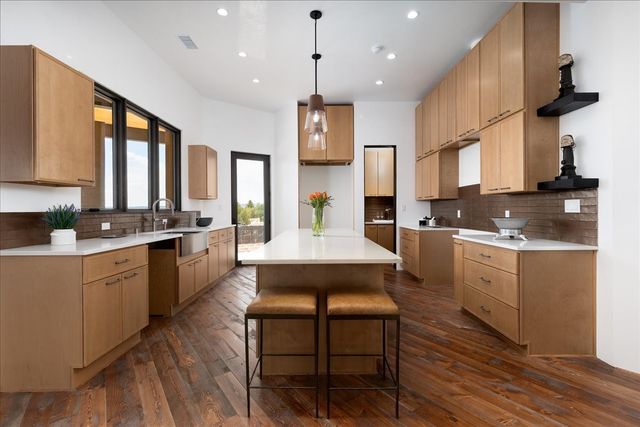 23 Windridge Circle, Santa Fe, NM 87506