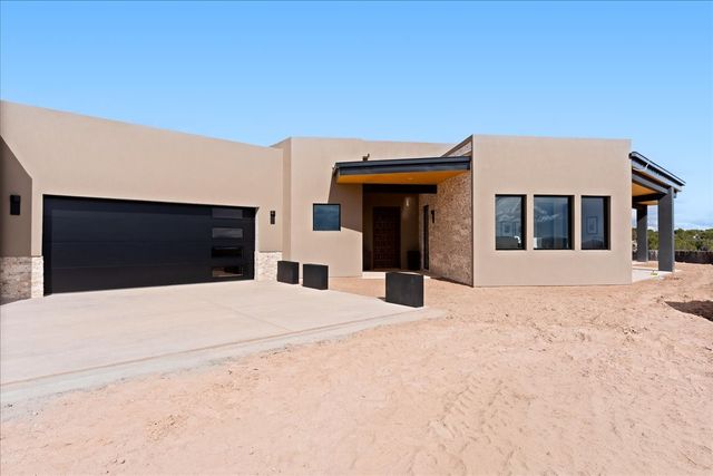 23 Windridge Circle, Santa Fe, NM 87506
