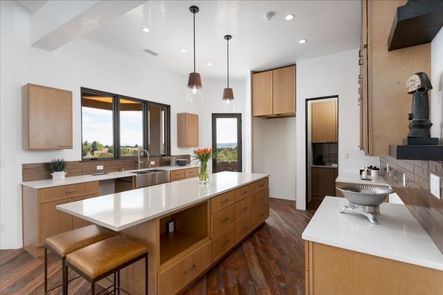 23 Windridge Circle, Santa Fe, NM 87506