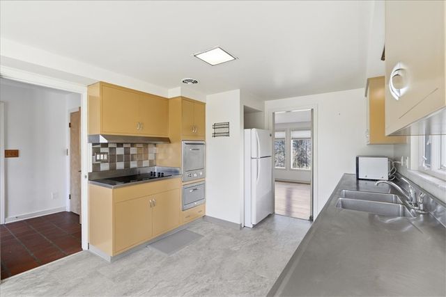 1106 Gilchrest Dr, Wilkins Twp, PA 15235