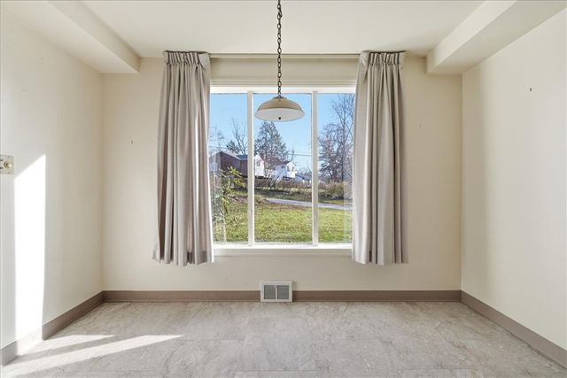 1106 Gilchrest Dr, Wilkins Twp, PA 15235