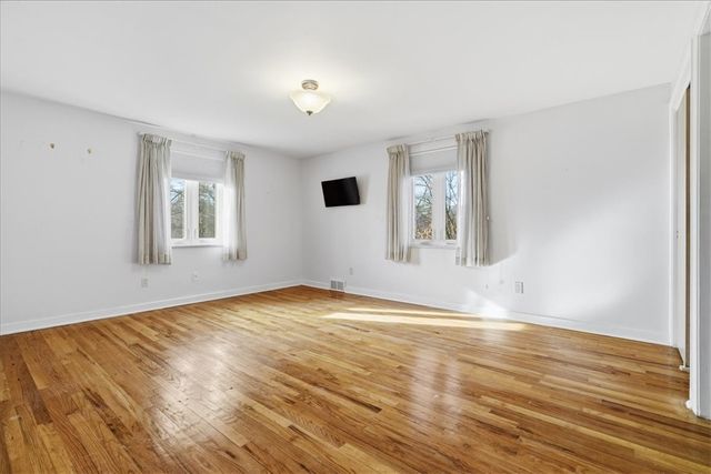 1106 Gilchrest Dr, Wilkins Twp, PA 15235