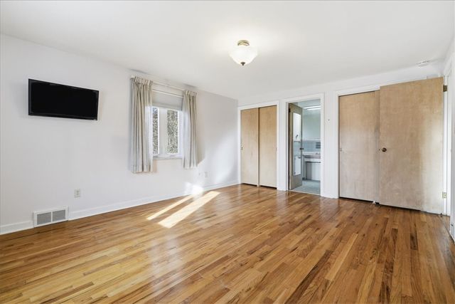 1106 Gilchrest Dr, Wilkins Twp, PA 15235