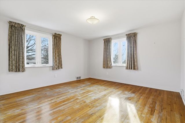 1106 Gilchrest Dr, Wilkins Twp, PA 15235