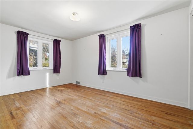 1106 Gilchrest Dr, Wilkins Twp, PA 15235