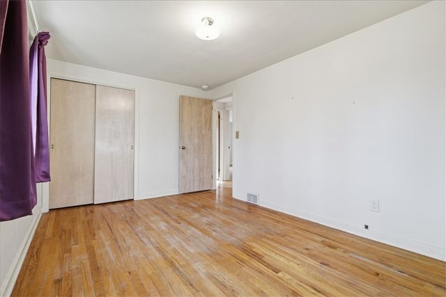 1106 Gilchrest Dr, Wilkins Twp, PA 15235