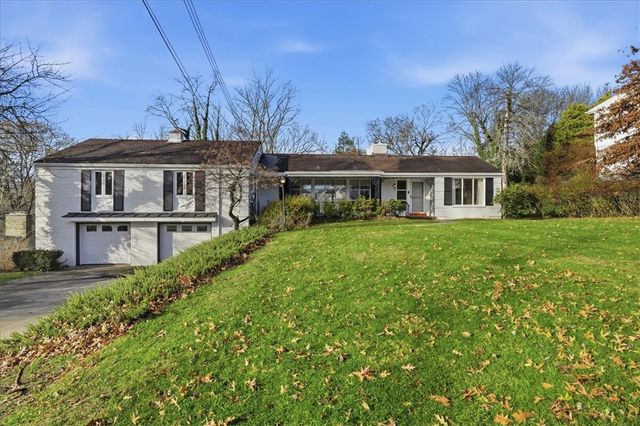 1106 Gilchrest Dr, Wilkins Twp, PA 15235