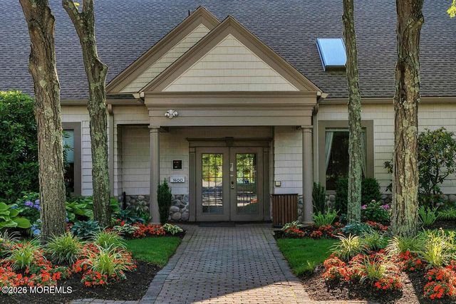 42 Spring Meadow Drive, Lakewood, NJ 08701