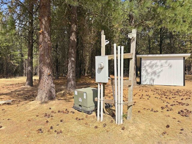 11612 E Laurel Rd, Elk, WA 99009