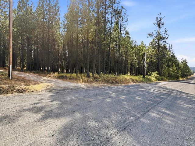 11612 E Laurel Rd, Elk, WA 99009