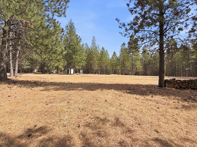 11612 E Laurel Rd, Elk, WA 99009