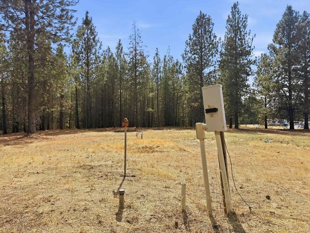 11612 E Laurel Rd, Elk, WA 99009