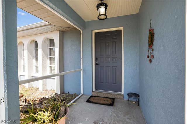 245 SW 32nd TER, Cape Coral, FL 33914