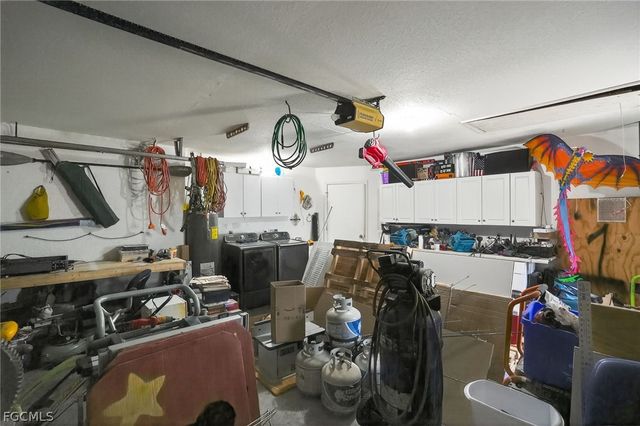 245 SW 32nd TER, Cape Coral, FL 33914