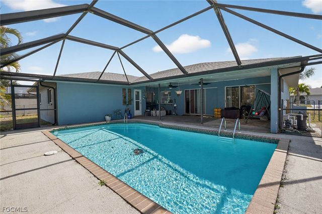 245 SW 32nd TER, Cape Coral, FL 33914