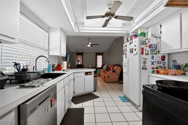 245 SW 32nd TER, Cape Coral, FL 33914