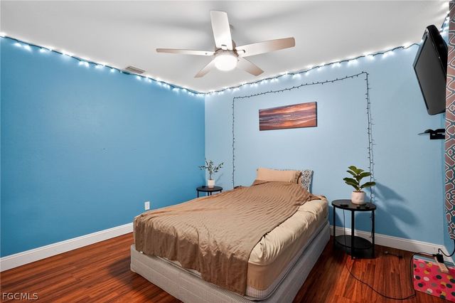 245 SW 32nd TER, Cape Coral, FL 33914