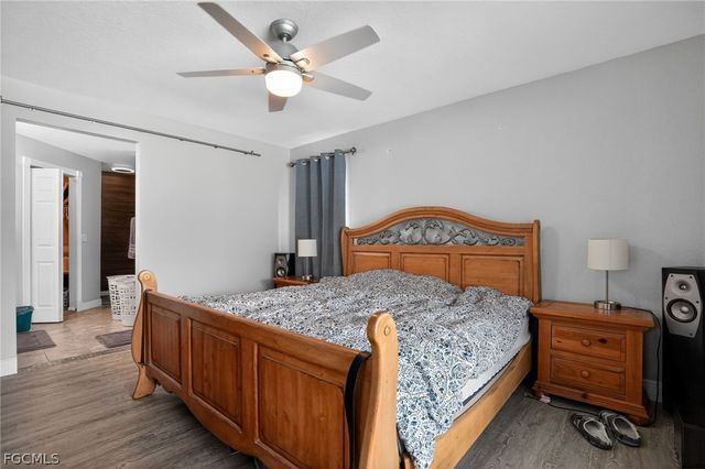 245 SW 32nd TER, Cape Coral, FL 33914