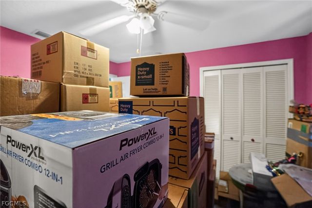 245 SW 32nd TER, Cape Coral, FL 33914