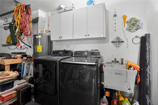 245 SW 32nd TER, Cape Coral, FL 33914