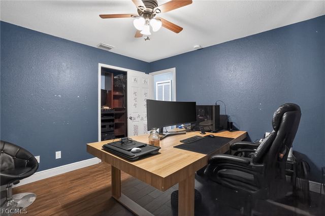 245 SW 32nd TER, Cape Coral, FL 33914