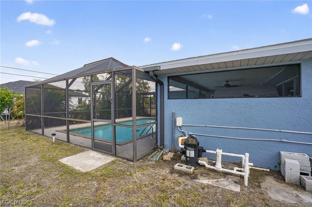 245 SW 32nd TER, Cape Coral, FL 33914