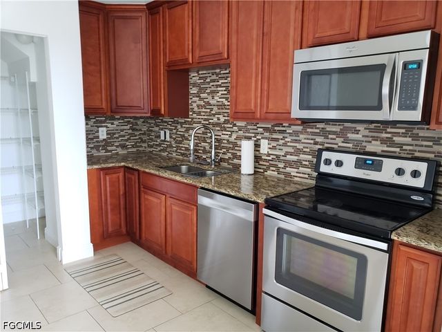 17506 Cherry Ridge LN, Fort Myers, FL 33967