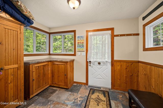 19503 E Hayden Lake RD, Hayden, ID 83835