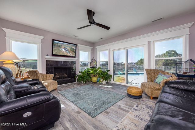 456 Pointe Vista Drive, Elizabeth City, NC 27909