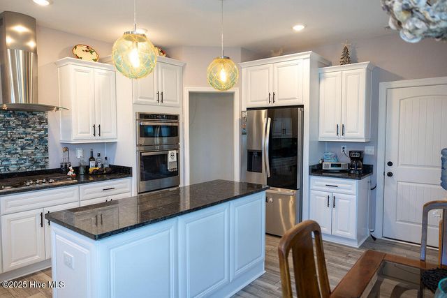 456 Pointe Vista Drive, Elizabeth City, NC 27909