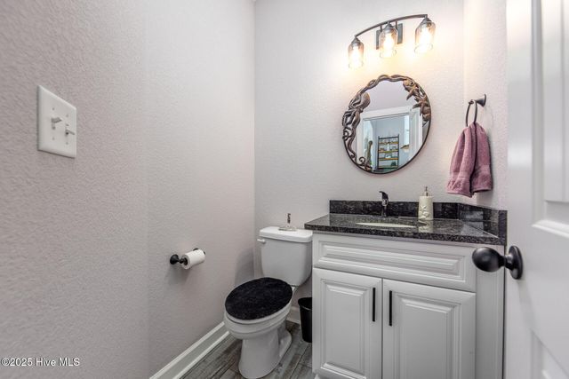 456 Pointe Vista Drive, Elizabeth City, NC 27909