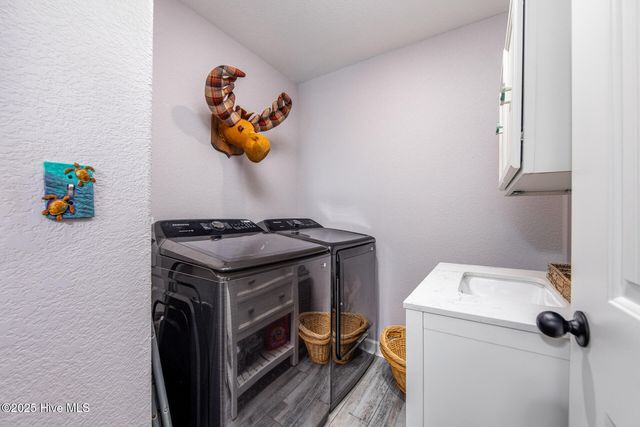 456 Pointe Vista Drive, Elizabeth City, NC 27909