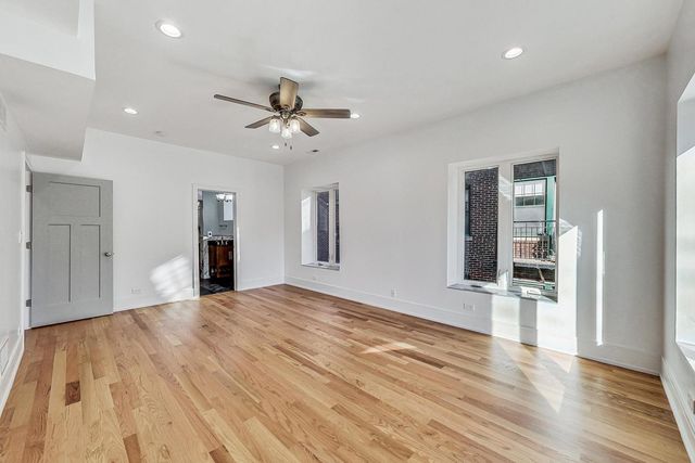 1245 W Jarvis Avenue 2, Chicago, IL 60626