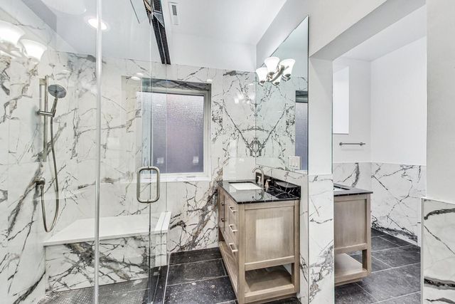 1245 W Jarvis Avenue 2, Chicago, IL 60626