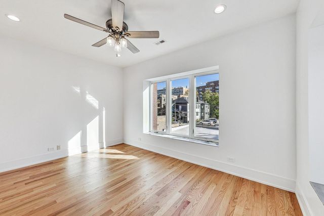 1245 W Jarvis Avenue 2, Chicago, IL 60626