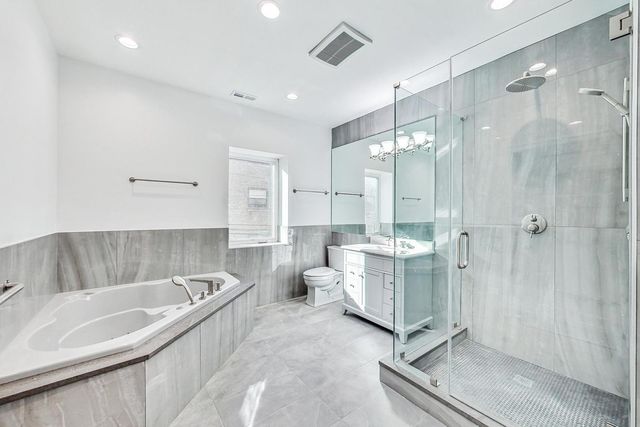 1245 W Jarvis Avenue 2, Chicago, IL 60626